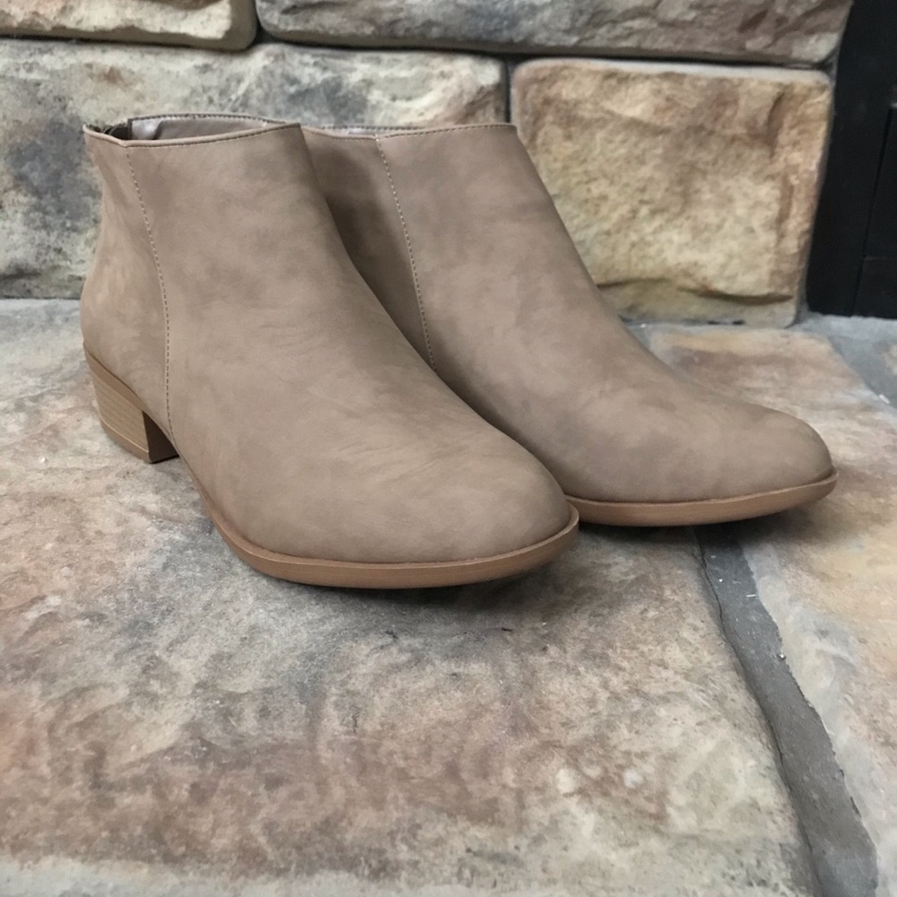 JustFab Bootie Size 9 NIB